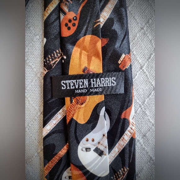 Guitar Neck Tie by Steven Harris, Excellent Condition, 100% Polyester Dry Clean - Picture 5 of 6